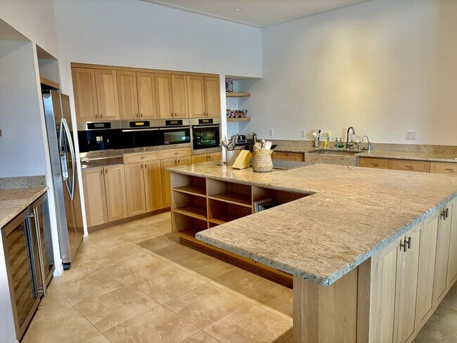 Building Photo - home