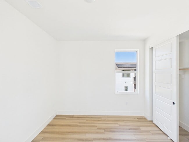 Building Photo - 709 Passion Ct