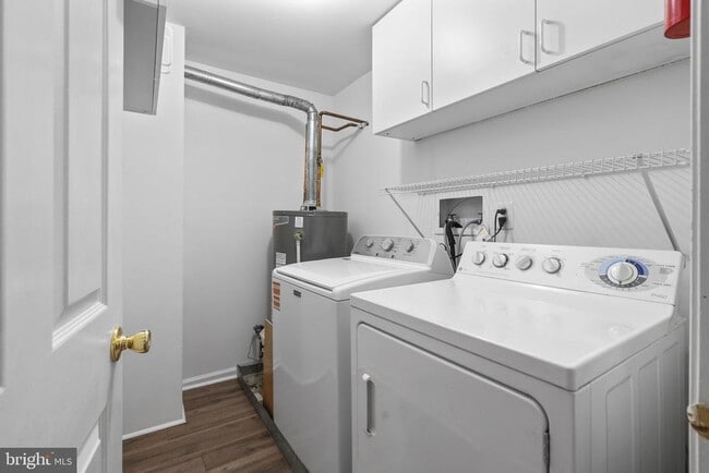 Building Photo - 707 Mountainview Dr