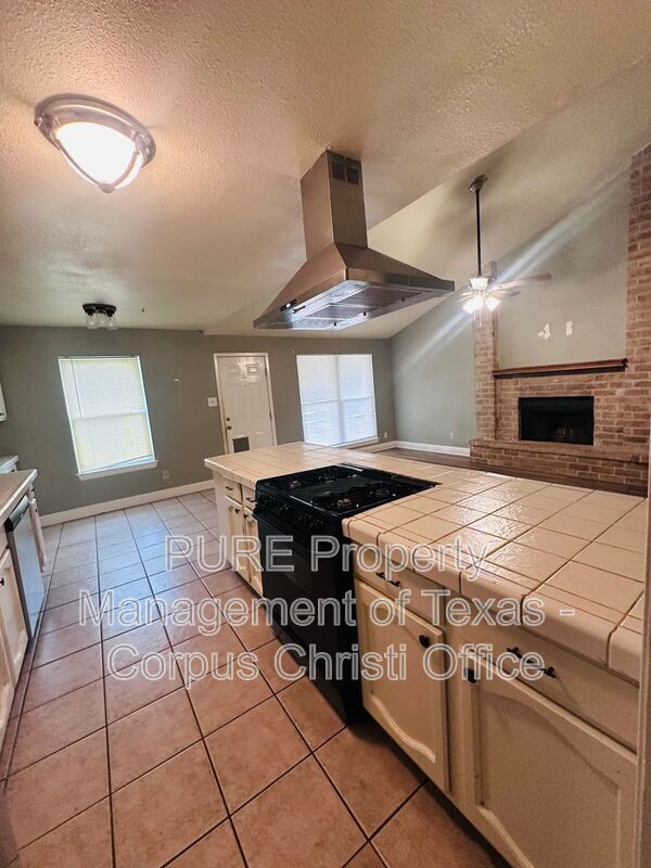 Building Photo - 7433 Spitfire Dr