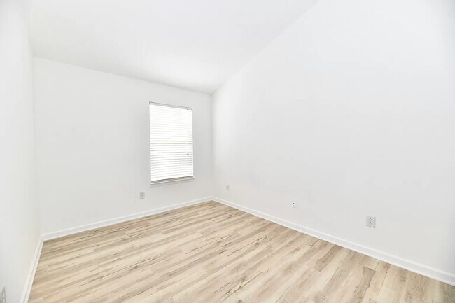Building Photo - 11888 Esty Way