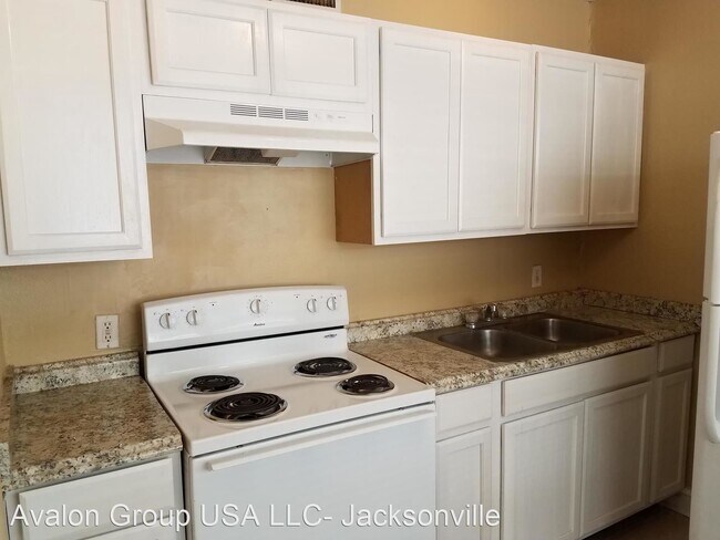 Building Photo - 1819 W 6th St