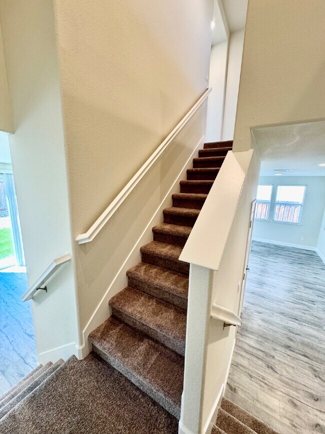 Building Photo - Freshly Painted 4 Bedroom Home with 3-Car Garage in Brentwood