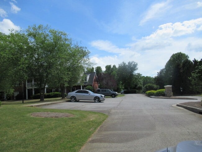 Building Photo - 342 Mill Pond Crossing