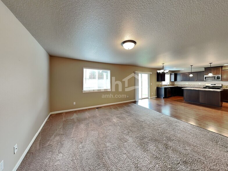 Building Photo - 468 Tulip Ave