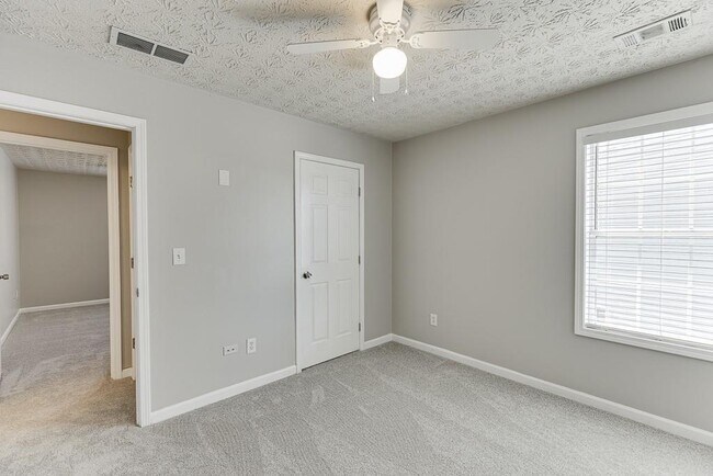 Building Photo - 678 Clairidge Elm Trail SW