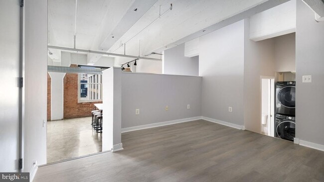 Building Photo - 444 N 4th St