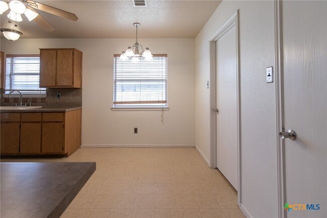 Building Photo - 4507 Aspen Dr