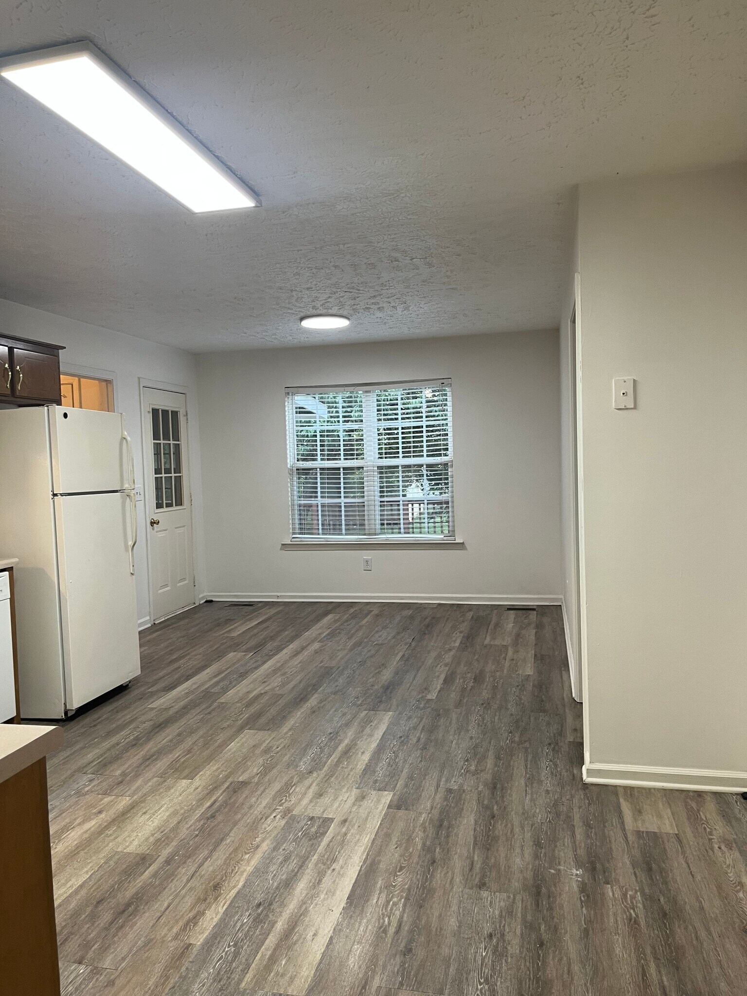 View of dining area - 2047 Horncastle Dr
