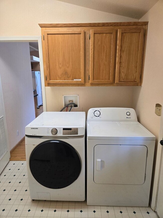 Building Photo - STATUS: PENDING APPLICATION- R10B | $1995 ...