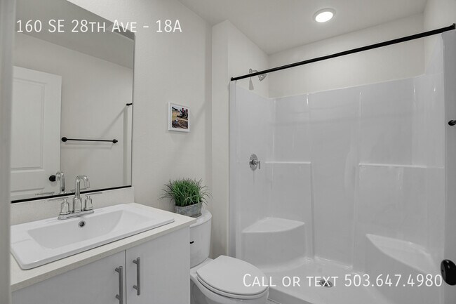 Building Photo - 160 SE 28th Ave