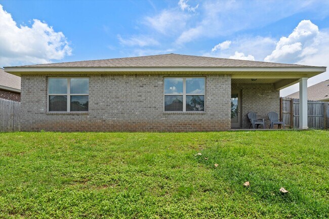 Building Photo - 34505 Paisley Ave