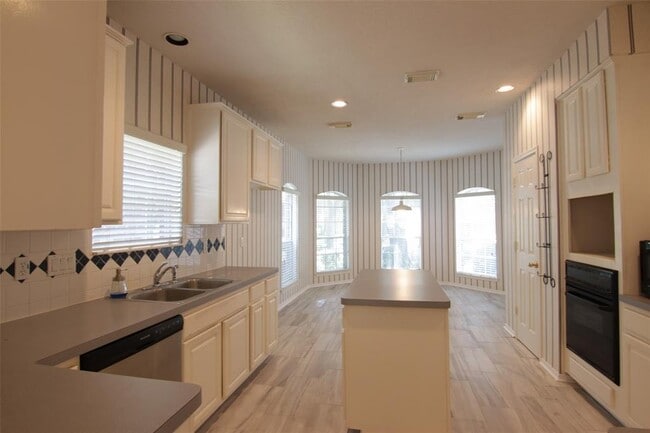 Building Photo - 3107 Waters View Dr