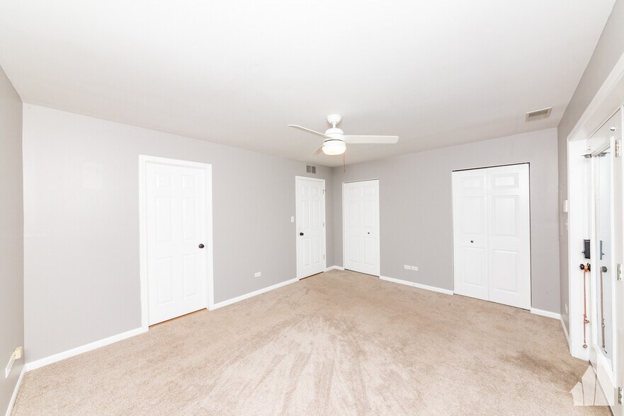Building Photo - 1471 N Larrabee St