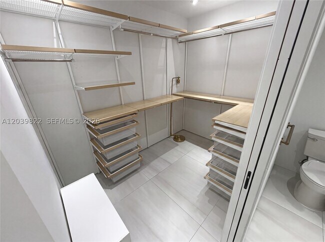 Building Photo - 4712 SW 64th Ct