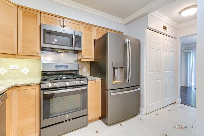 Building Photo - 115 Meadowbrook Ln
