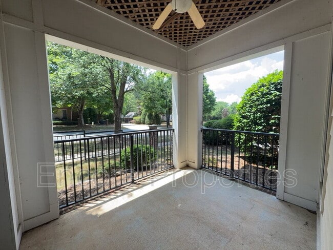Building Photo - 800 W Savannah Rdg Rd