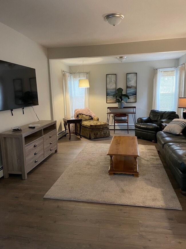 Building Photo - 110 5th Ave