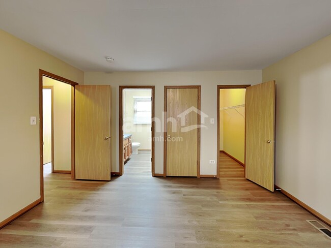 Building Photo - 204 Brink Dr