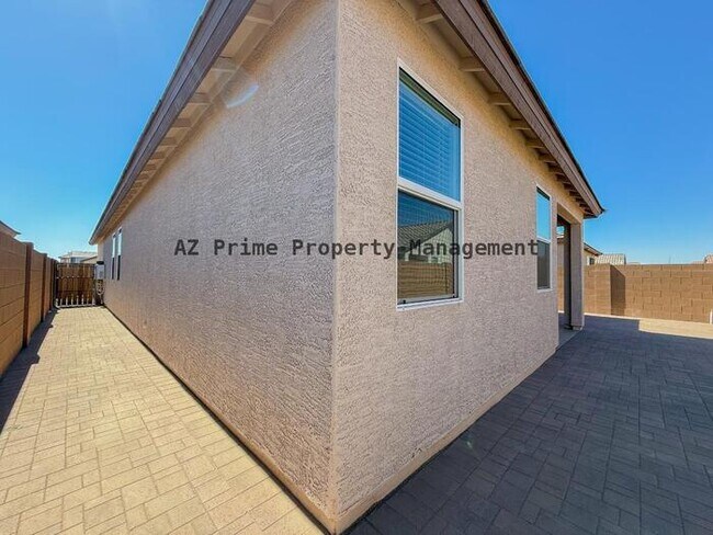 Building Photo - 9810 W Pinchot Ave