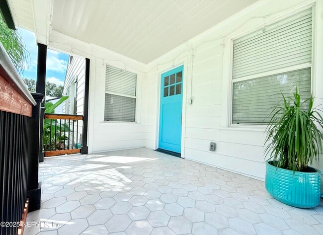 Building Photo - 1626 Charon Rd