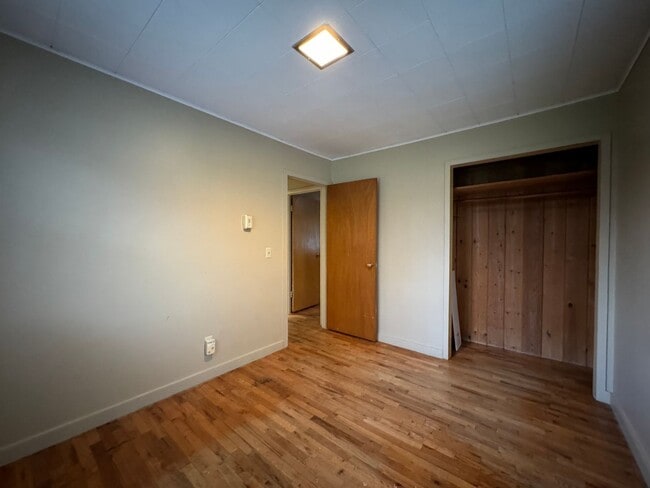 Building Photo - West Roseburg 2 Bedroom house