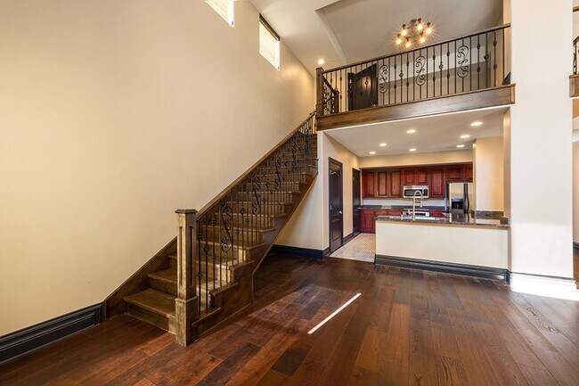 Building Photo - Manhattan Condo Penthouse