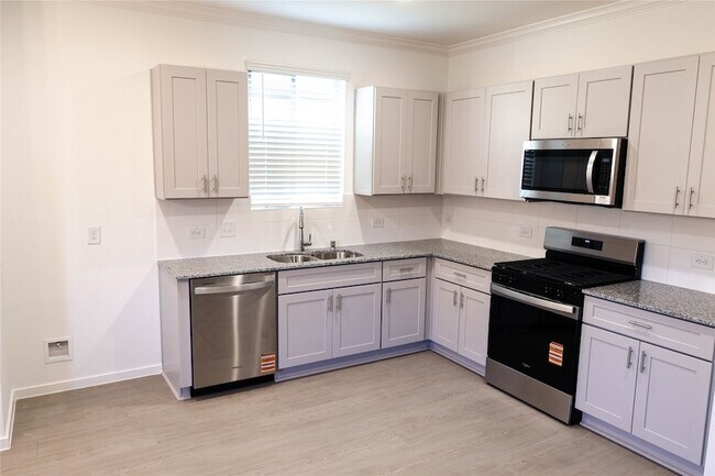 Building Photo - 15317 Dapple Blf Ln