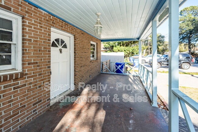 Building Photo - 1520 N Avalon Cir