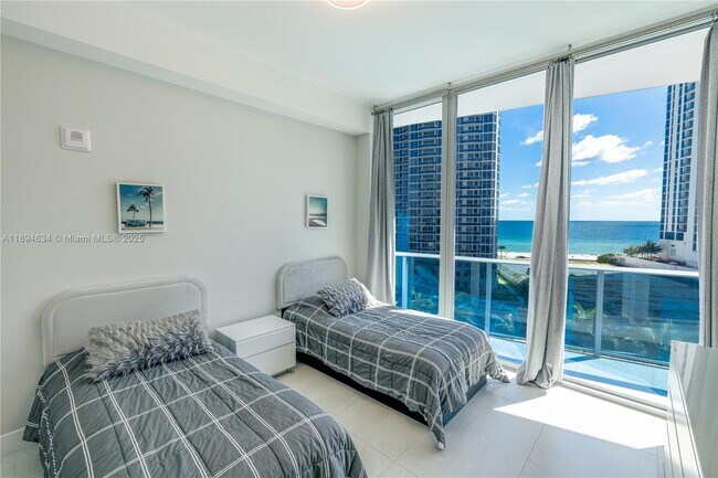 Building Photo - 17550 Collins Ave