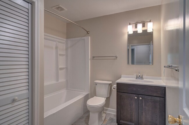 Building Photo - 507 Stonegate Dr