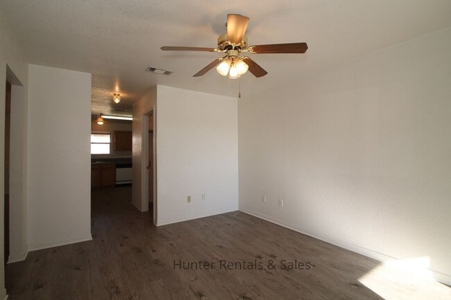 Building Photo - What's Not To Love?