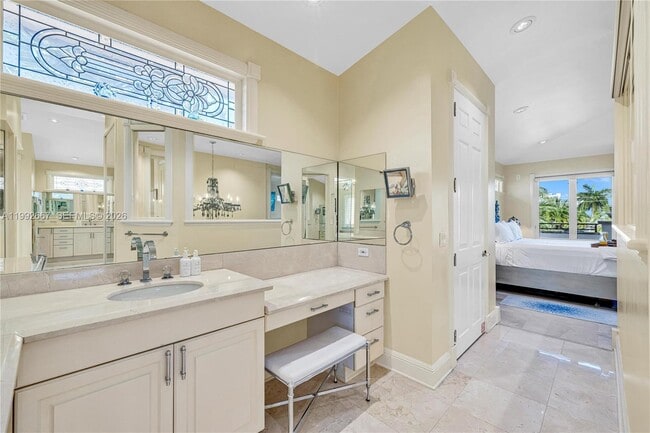 Building Photo - 625 Poinciana Dr