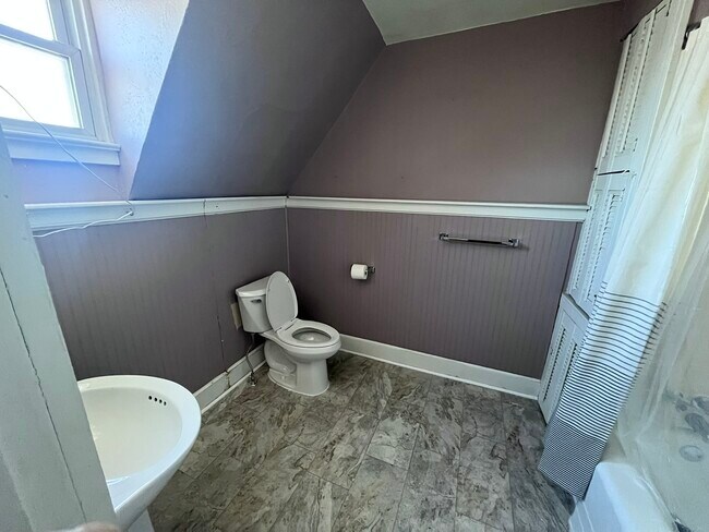 Building Photo - Sunbury Building