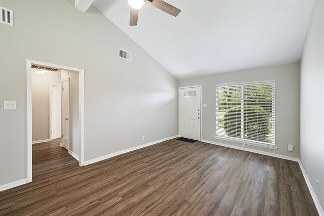 Building Photo - 8527 Maine Dr