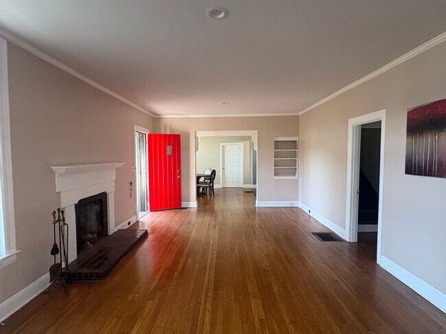 Building Photo - 5BR/2.5 Bath in Prime 12 South | Park-Facing | Two Sunrooms | Walkable Luxury Living