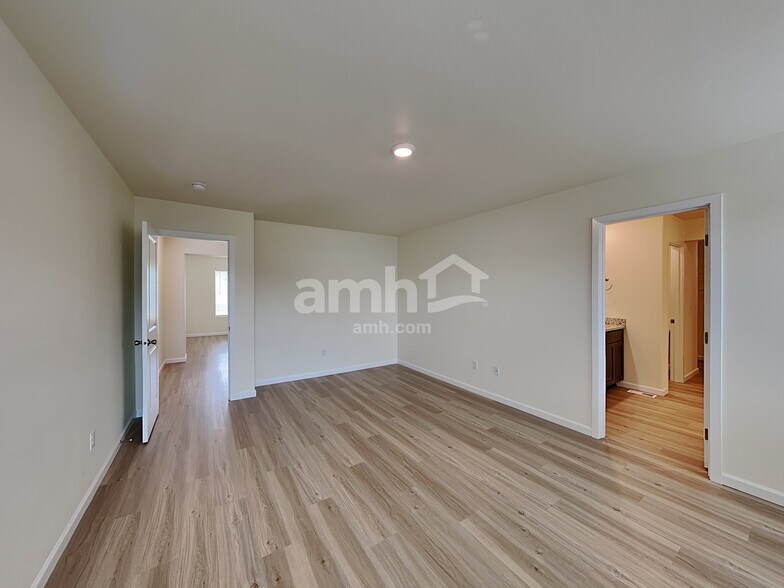 Building Photo - 1221 W 17th Ave