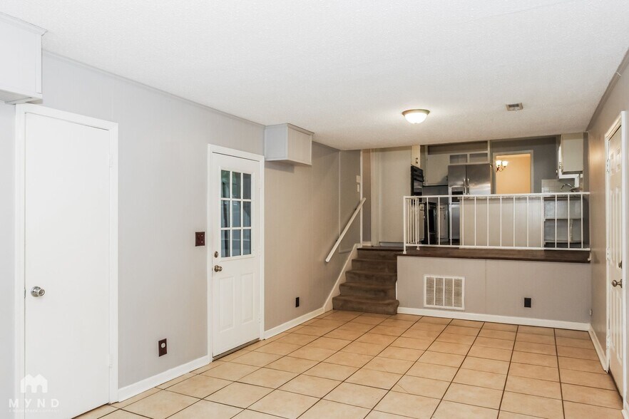 Building Photo - 11313 Mountain Crest Dr SE