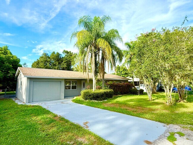 Primary Photo - Your DeLand Escape: 4 Bedrooms + Pool at G...