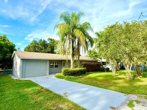 Building Photo - Your DeLand Escape: 4 Bedrooms + Pool + Sp...