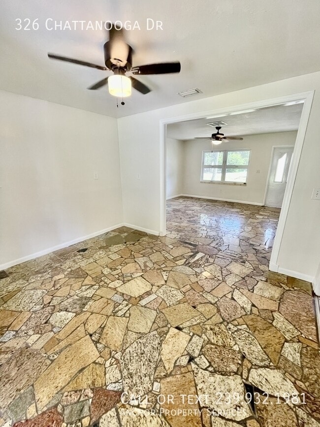 Building Photo - 326 Chattanooga Dr