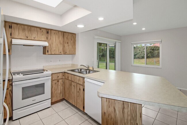 Building Photo - Hourglass Lakes Annual Home for Rent