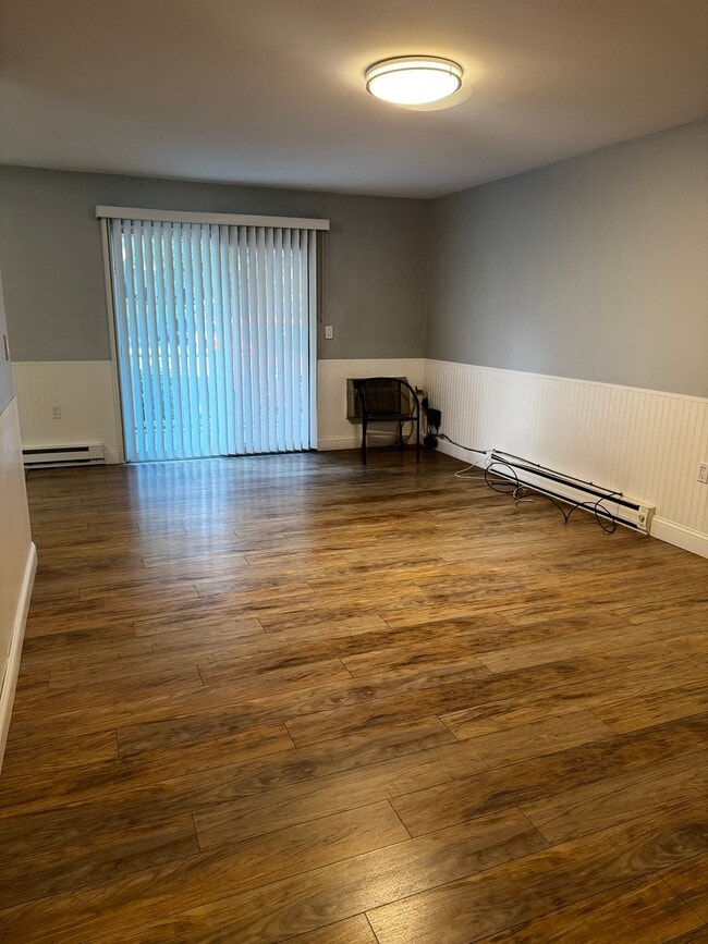 Building Photo - 23 Bullocks Point Ave