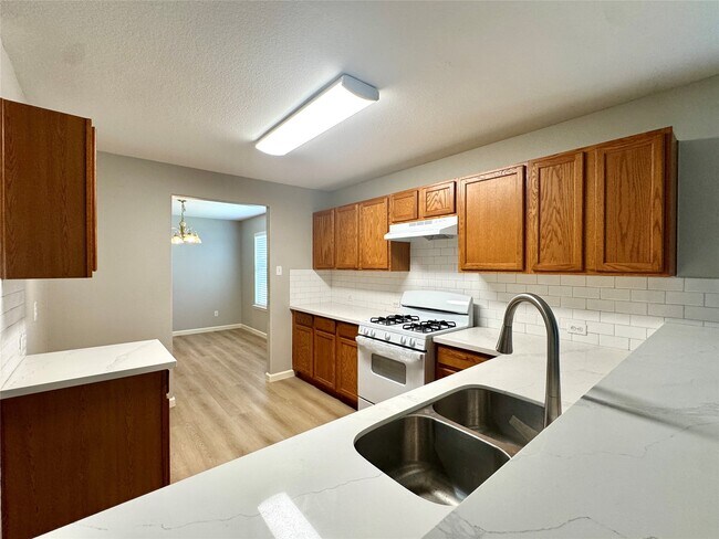 Building Photo - 18714 Desert Marigold Dr