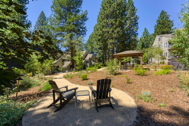 Building Photo - 807 Alder Ave