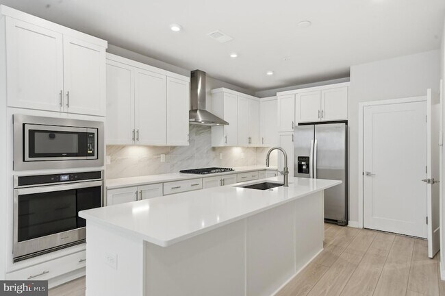 Building Photo - 7488 Backett Wood Ter