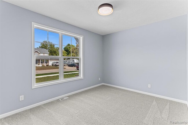 Building Photo - 711 W Windward Way