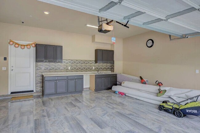 Building Photo - 1606 Lion St