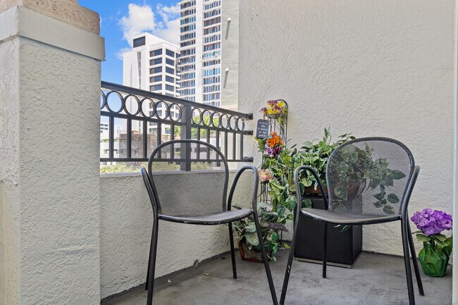 Building Photo - 600 S Dixie Hwy