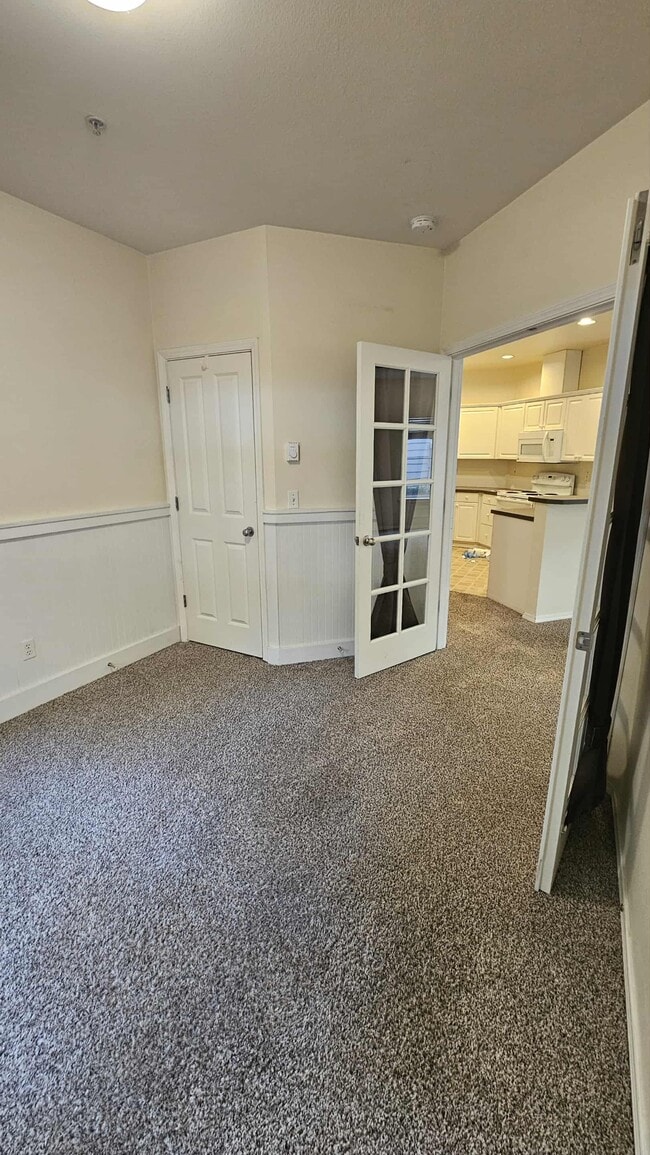 Building Photo - 2127 Hammond Ave